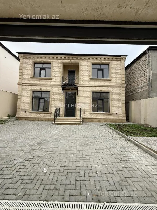 Satılır 4 otaqlı həyət evi 200 m²
