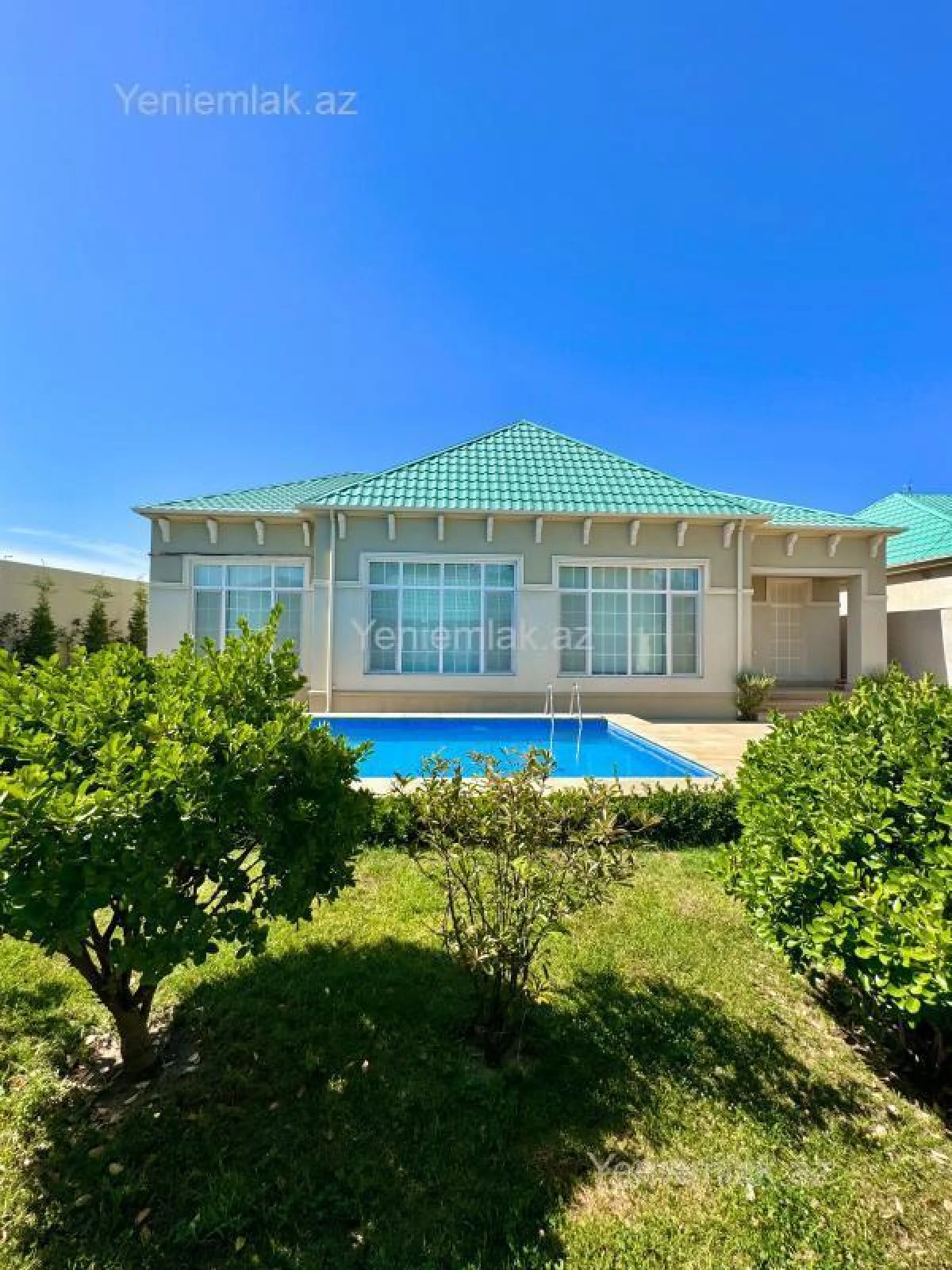 Satılır 4 otaqlı həyət evi 180 m²