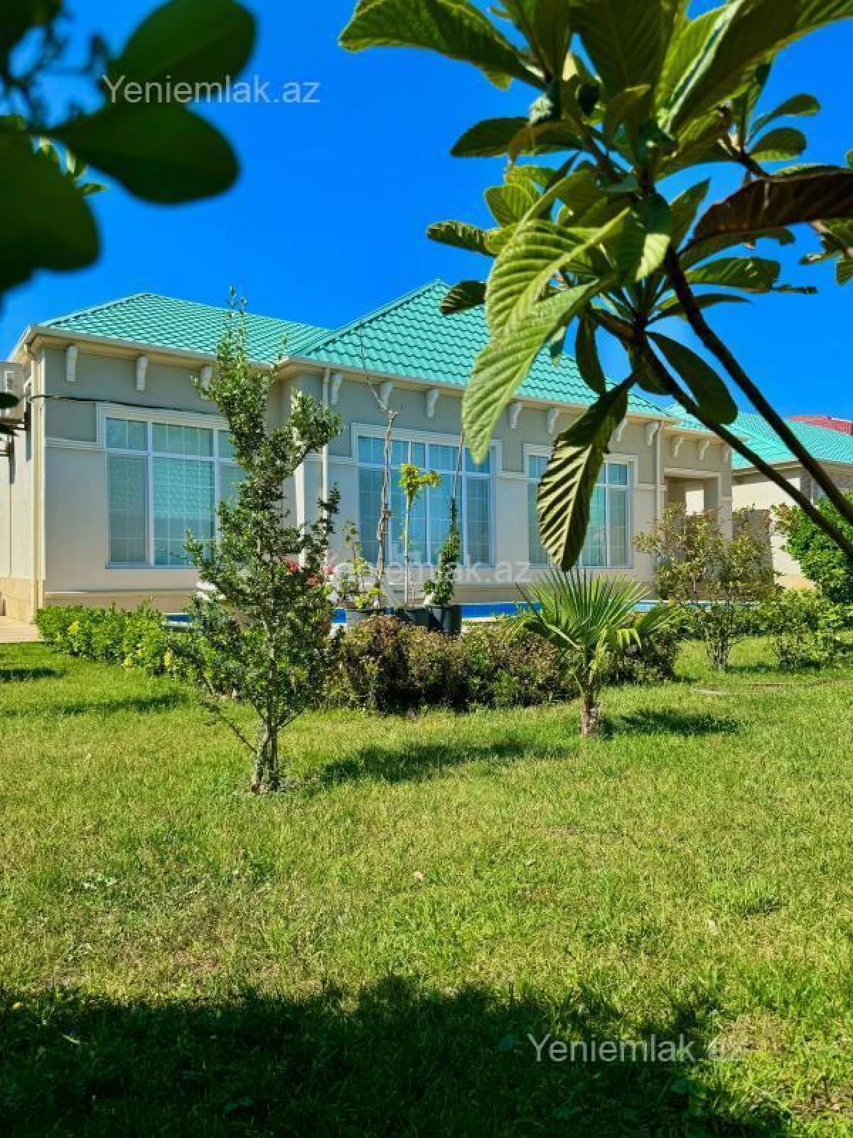 Satılır 4 otaqlı həyət evi 180 m²