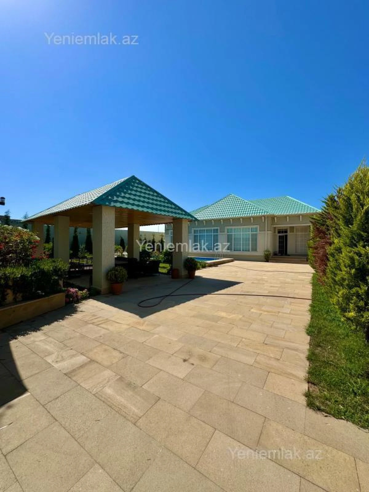 Satılır 4 otaqlı həyət evi 180 m²