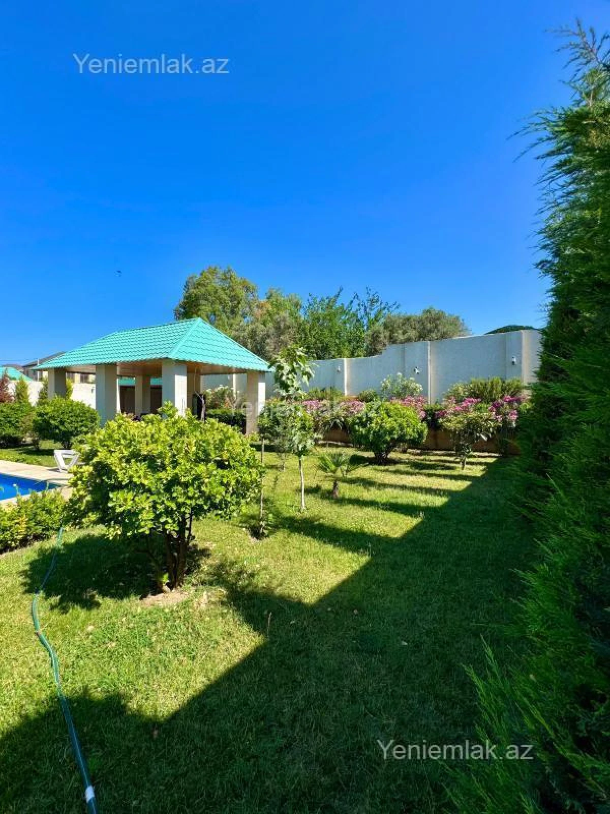 Satılır 4 otaqlı həyət evi 180 m²