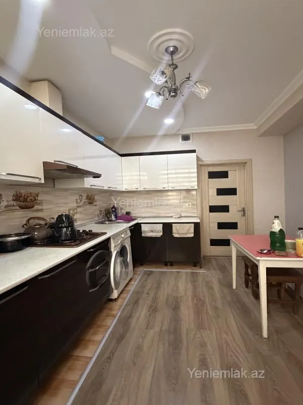 Satılır 2 otaqlı yeni tikili 74 m²