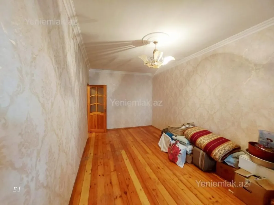 Satılır 3 otaqlı köhnə tikili 72 m²