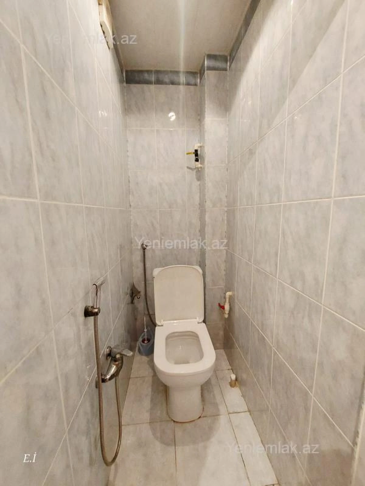 Satılır 3 otaqlı köhnə tikili 72 m²