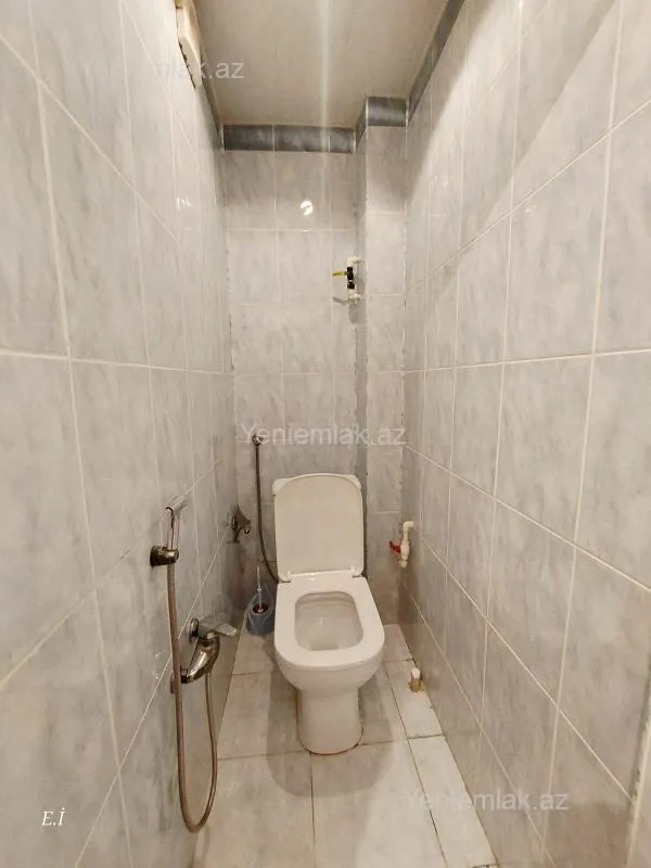 Satılır 3 otaqlı köhnə tikili 72 m²