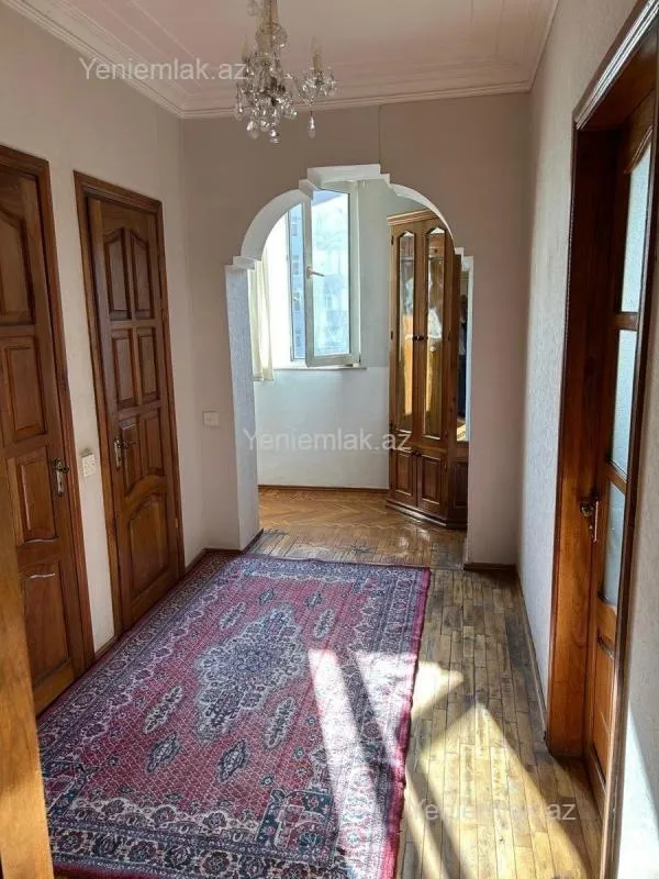 Satılır 3 otaqlı köhnə tikili 84 m²