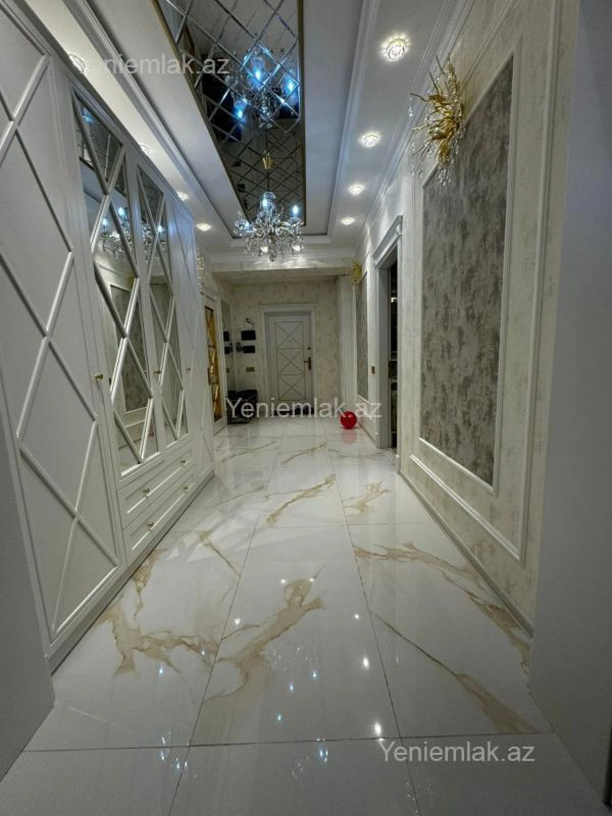 Satılır 3 otaqlı yeni tikili 100 m²