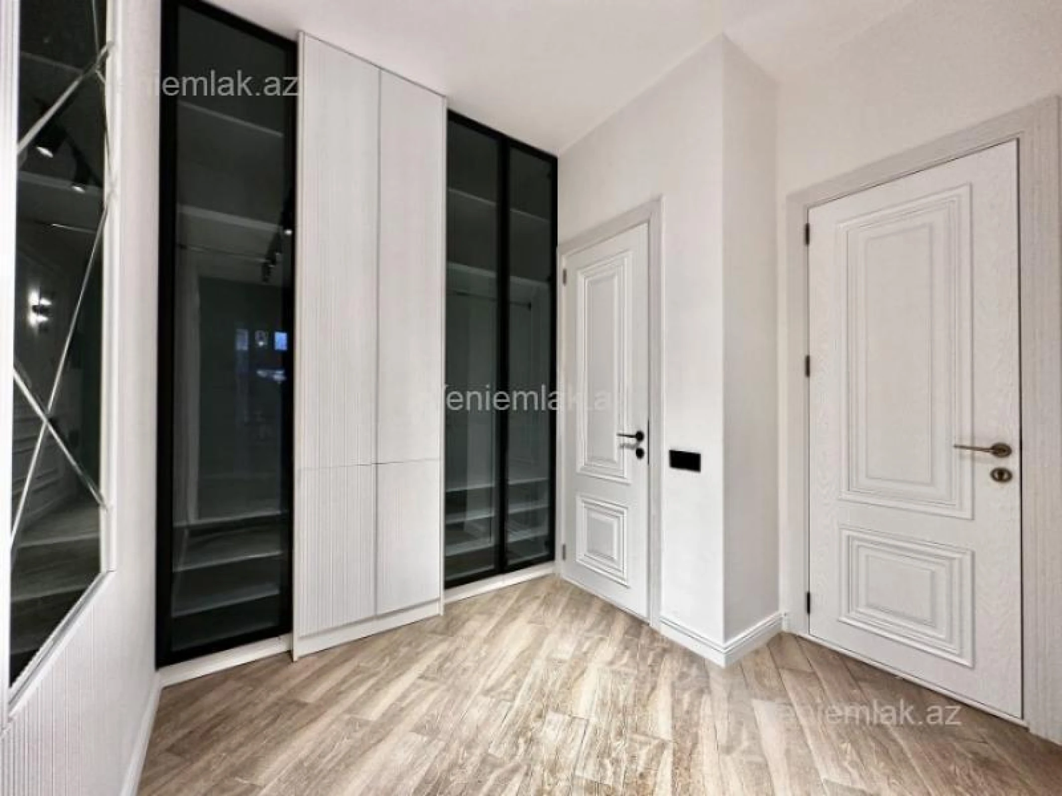 Satılır 7 otaqlı həyət evi 360 m²