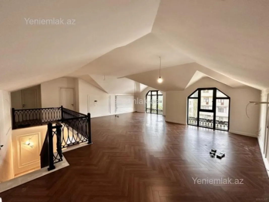 Satılır 7 otaqlı həyət evi 360 m²