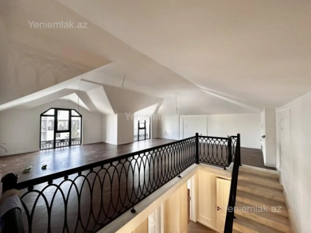 Satılır 7 otaqlı həyət evi 360 m²