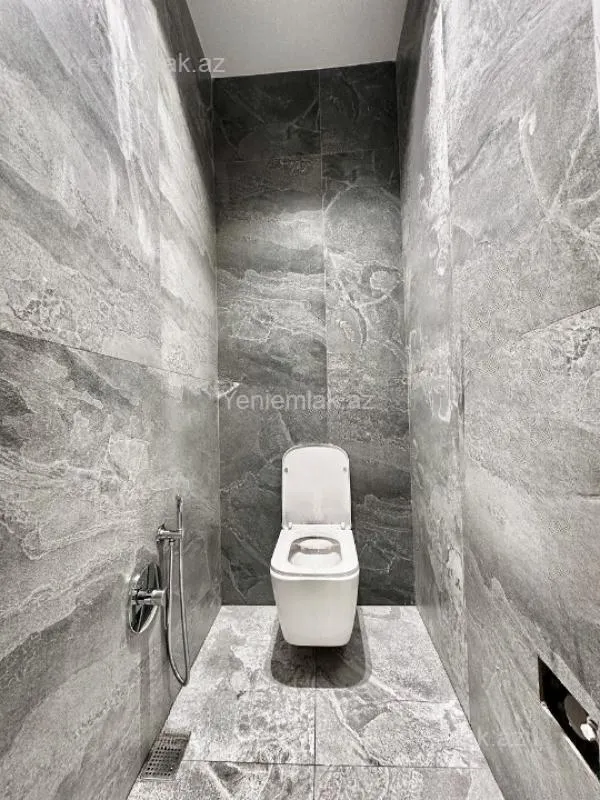 Satılır 7 otaqlı həyət evi 360 m²