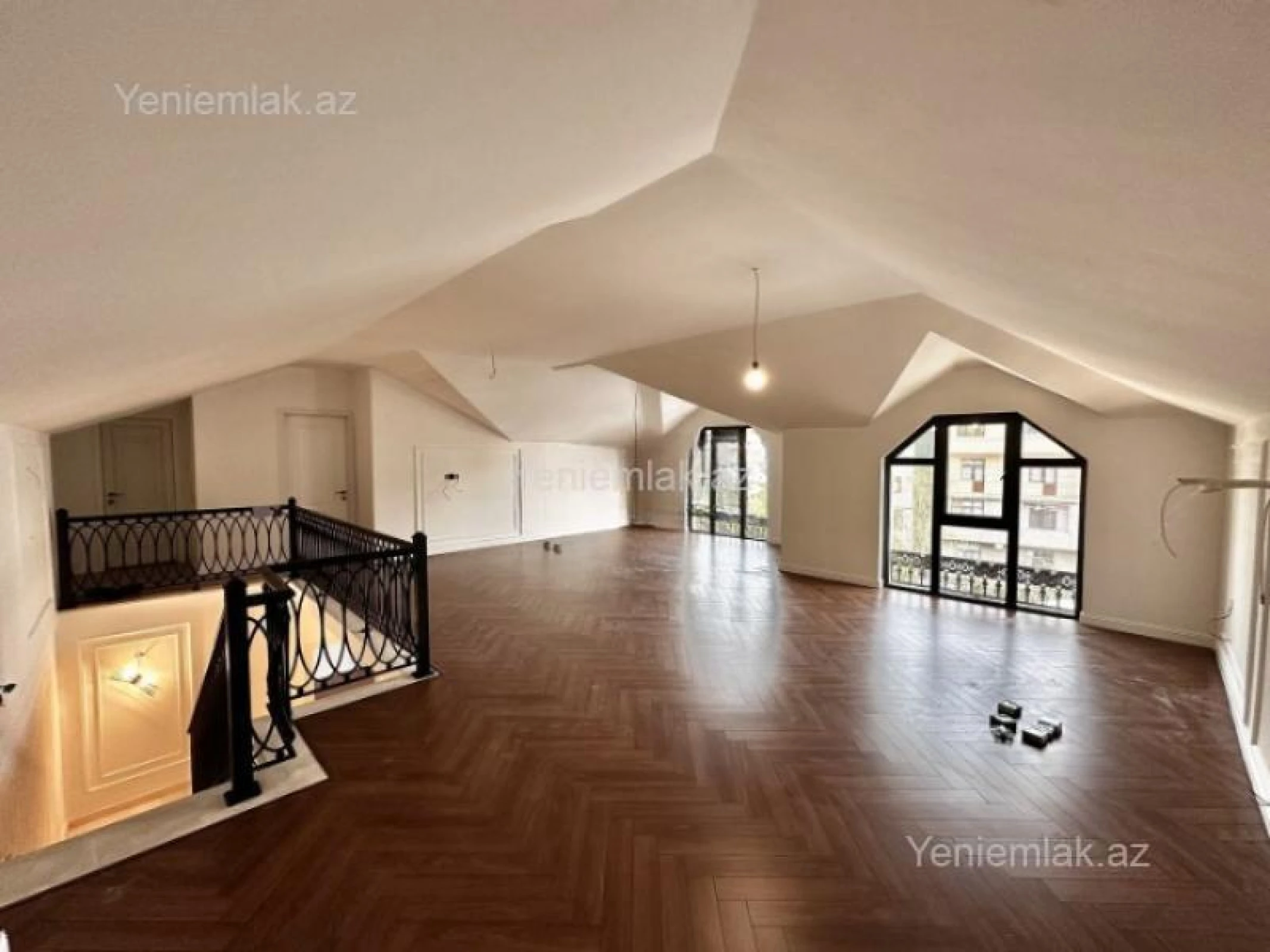 Satılır 7 otaqlı həyət evi 360 m²