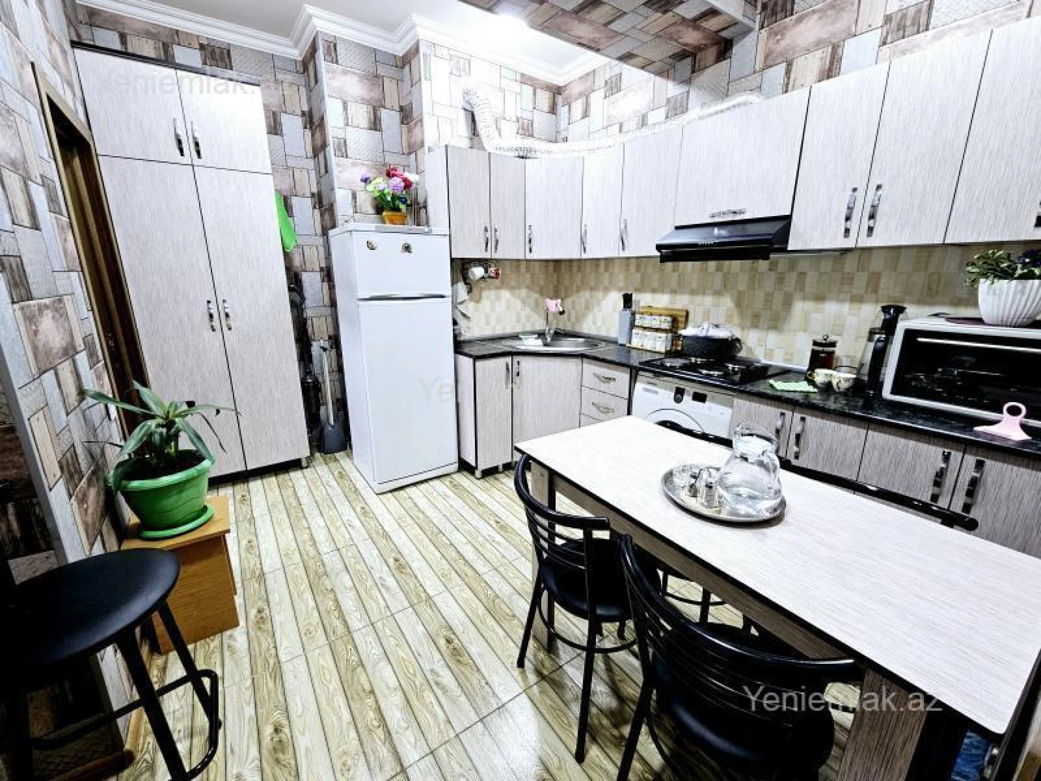 Satılır 3 otaqlı yeni tikili 84 m²