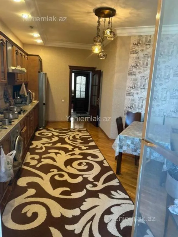 Satılır 3 otaqlı yeni tikili 160 m²