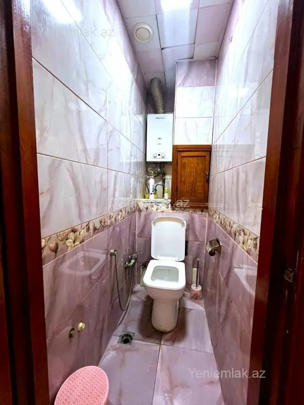 Satılır 5 otaqlı köhnə tikili 130 m²