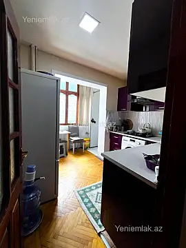 Satılır 5 otaqlı köhnə tikili 130 m²