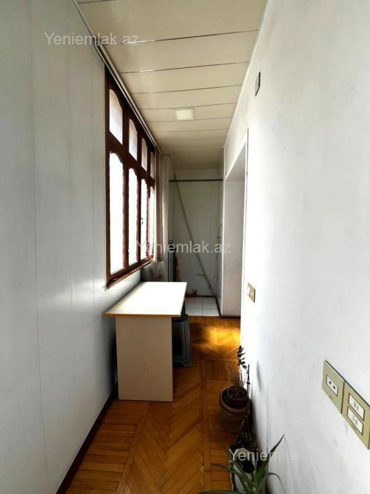 Satılır 5 otaqlı köhnə tikili 130 m²