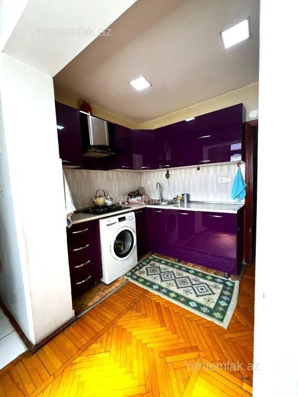 Satılır 5 otaqlı köhnə tikili 130 m²