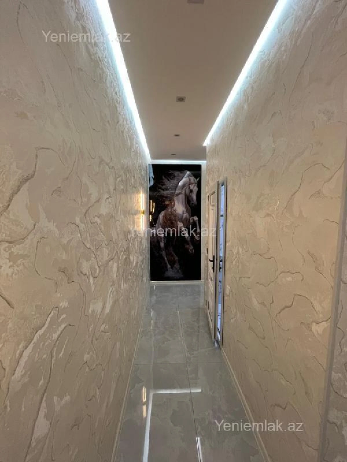 Satılır 2 otaqlı yeni tikili 60 m²