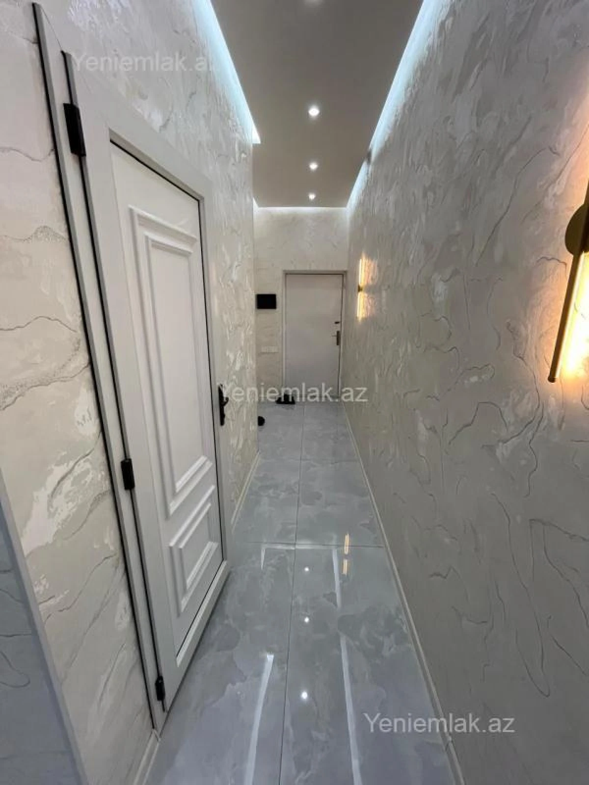 Satılır 2 otaqlı yeni tikili 60 m²