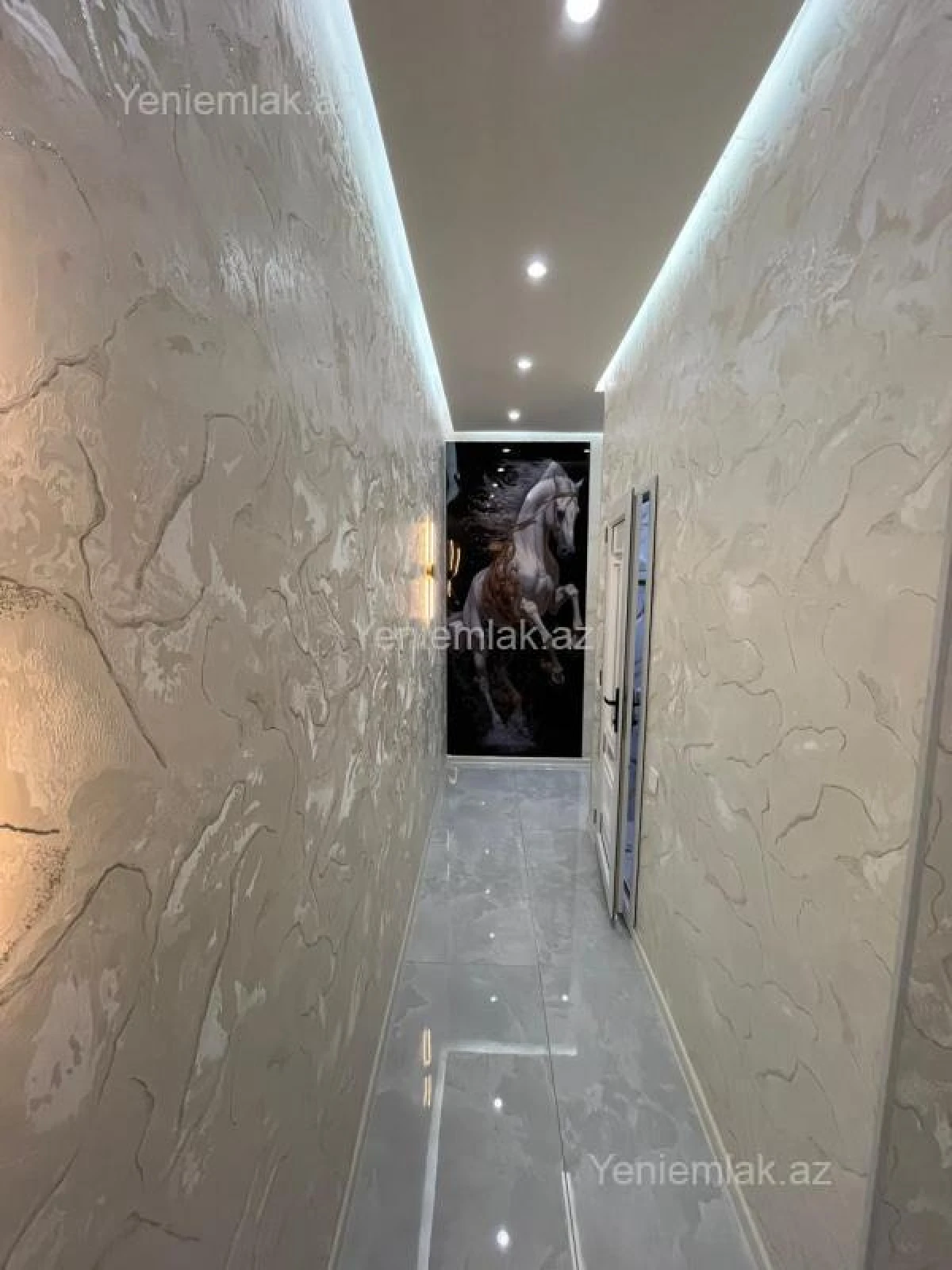 Satılır 2 otaqlı yeni tikili 60 m²