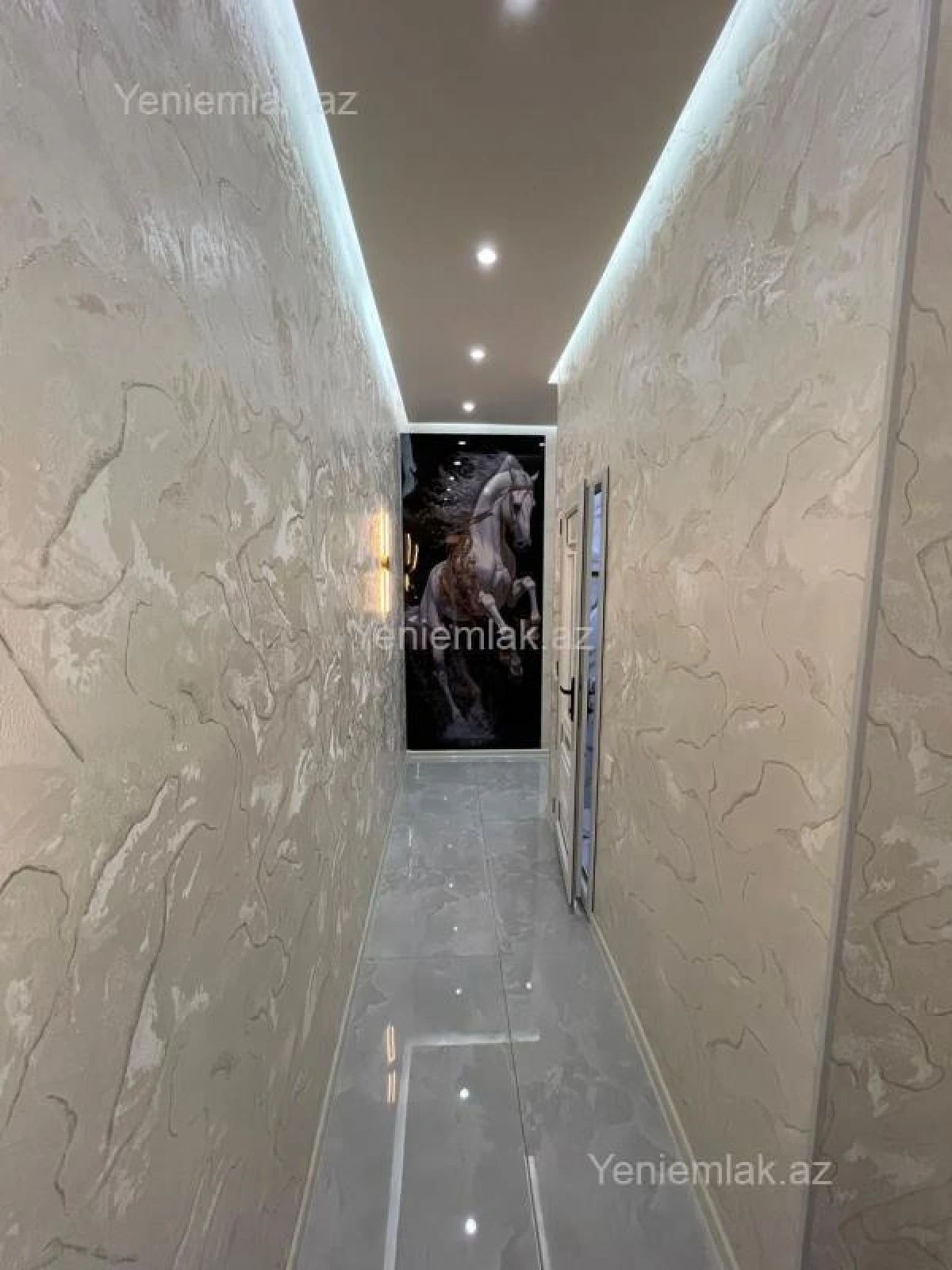 Satılır 2 otaqlı yeni tikili 60 m²