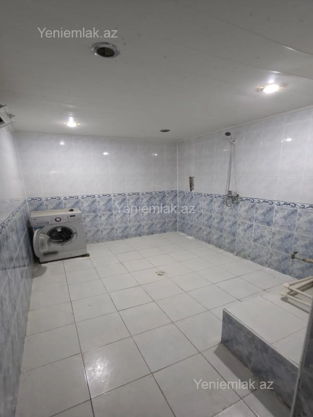 Satılır 10 otaqlı həyət evi 380 m²