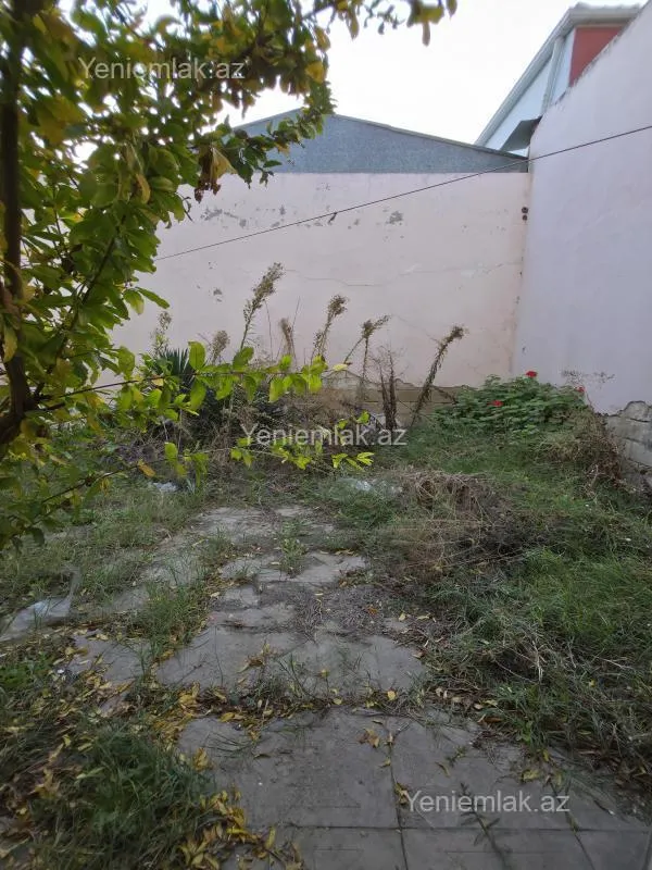 Satılır 10 otaqlı həyət evi 380 m²