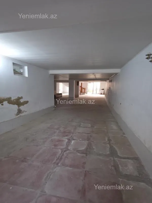 Satılır 10 otaqlı həyət evi 380 m²