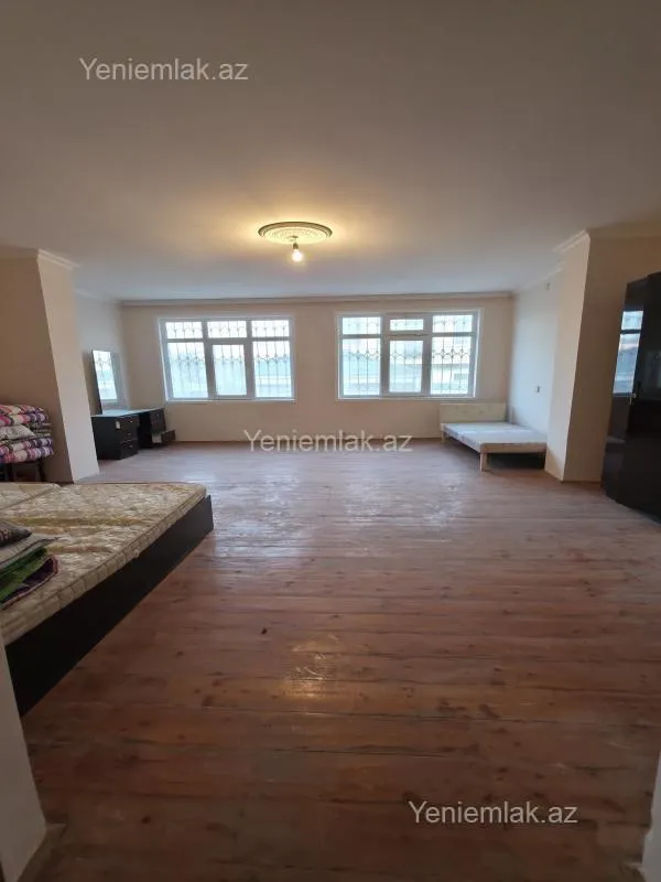 Satılır 10 otaqlı həyət evi 380 m²