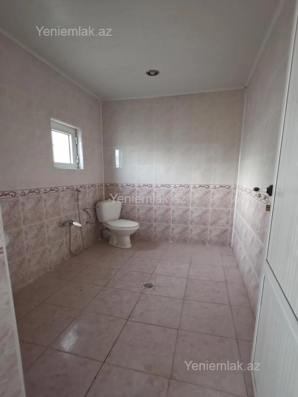 Satılır 10 otaqlı həyət evi 380 m²