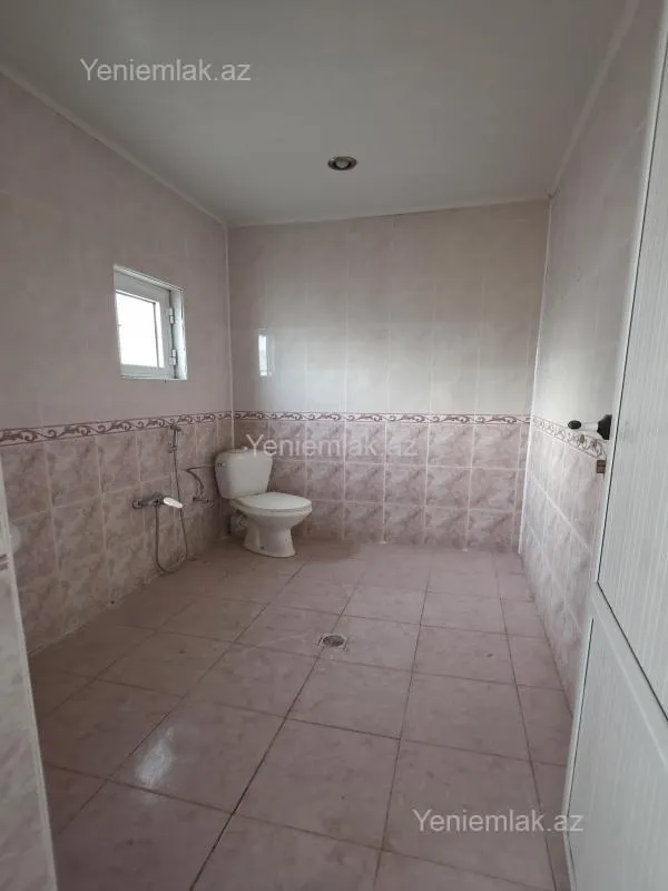 Satılır 10 otaqlı həyət evi 380 m²