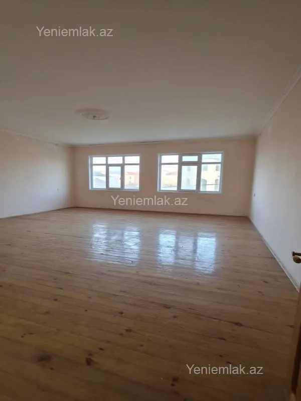 Satılır 10 otaqlı həyət evi 380 m²