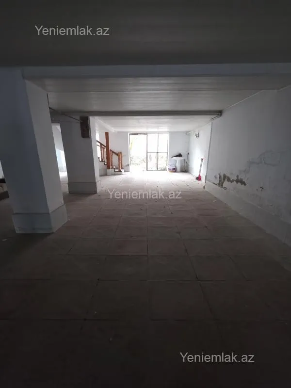 Satılır 10 otaqlı həyət evi 380 m²