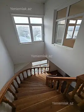 Satılır 10 otaqlı həyət evi 380 m²
