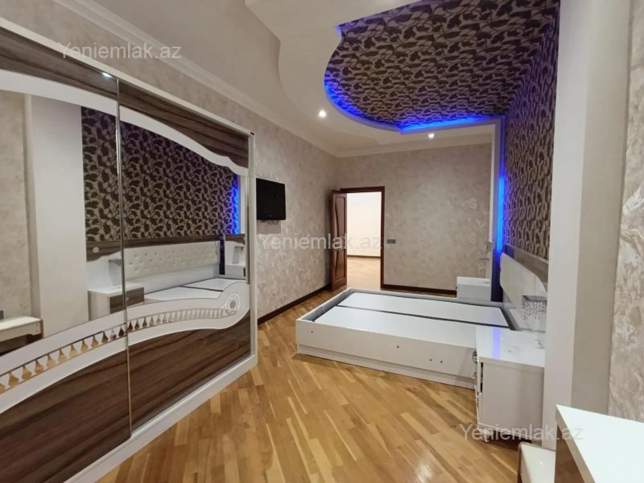 Satılır 3 otaqlı yeni tikili 130 m²