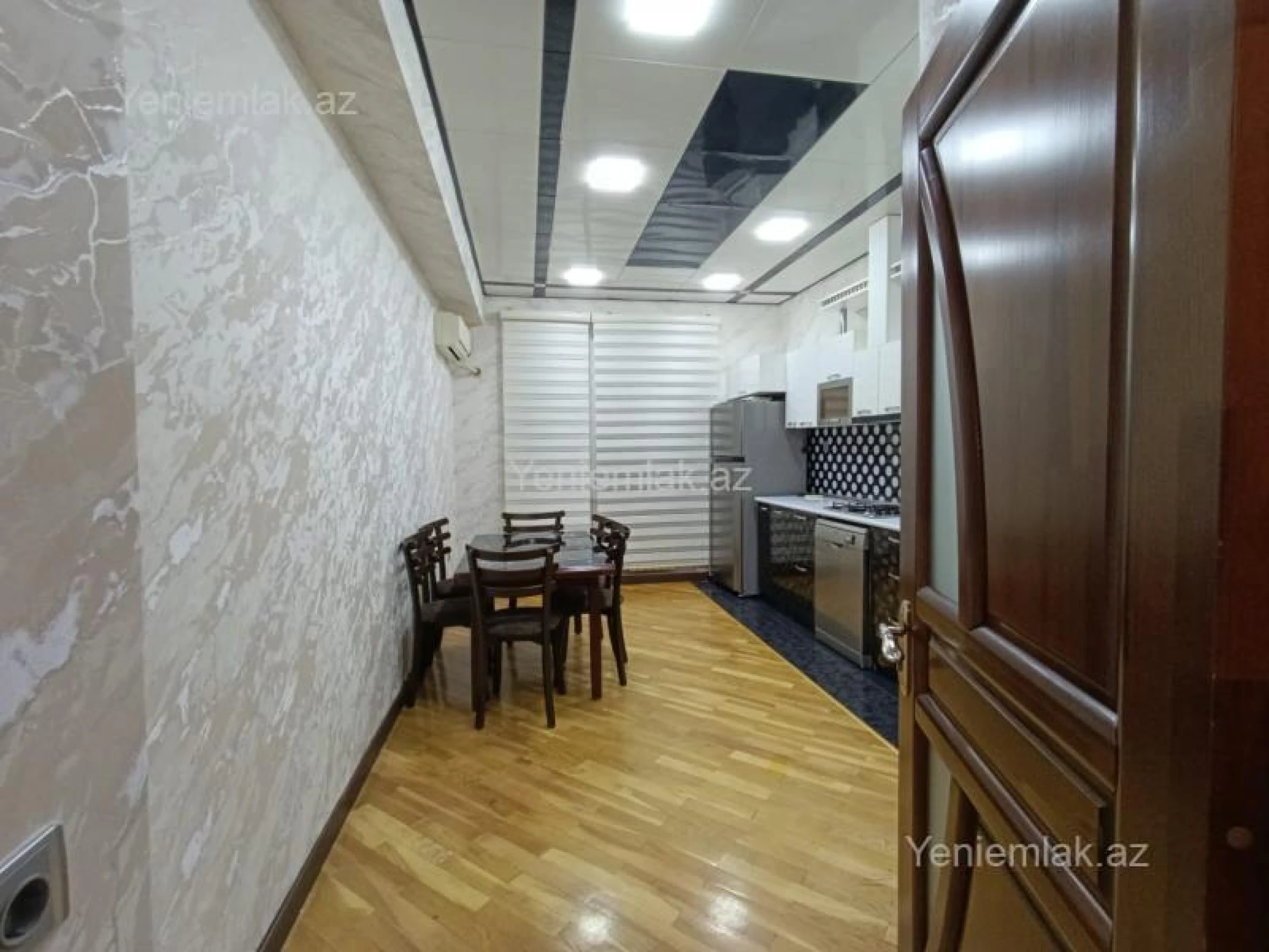 Satılır 3 otaqlı yeni tikili 130 m²