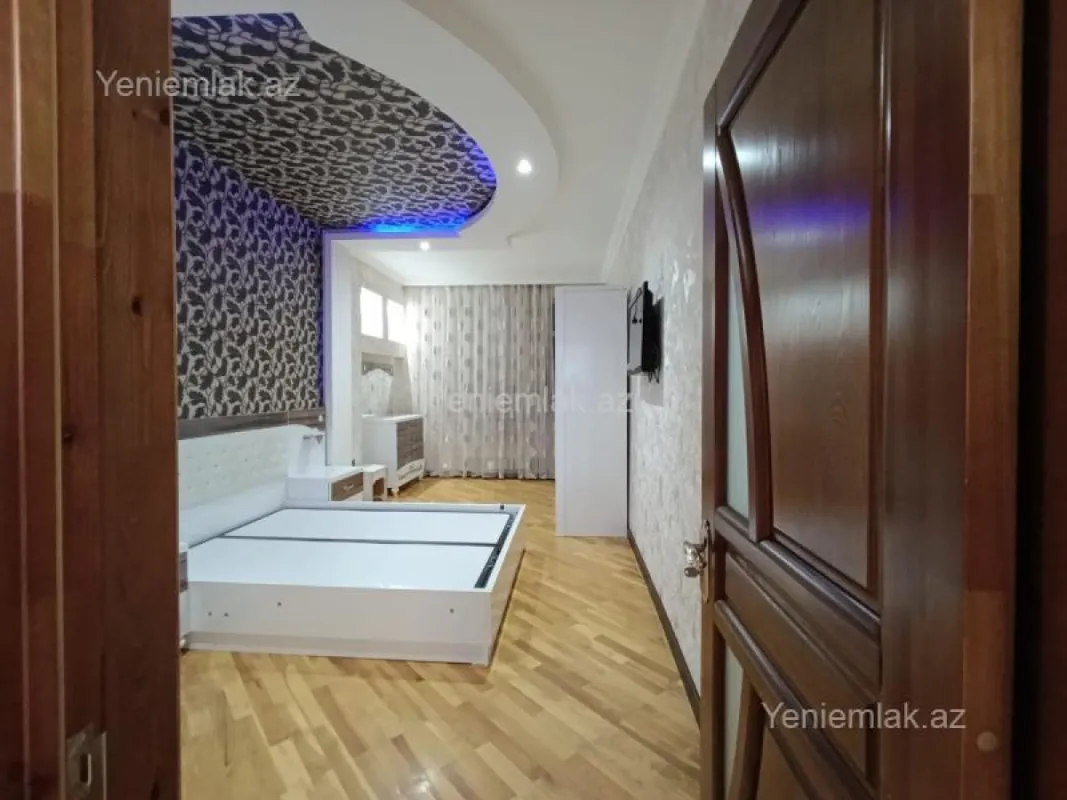 Satılır 3 otaqlı yeni tikili 130 m²