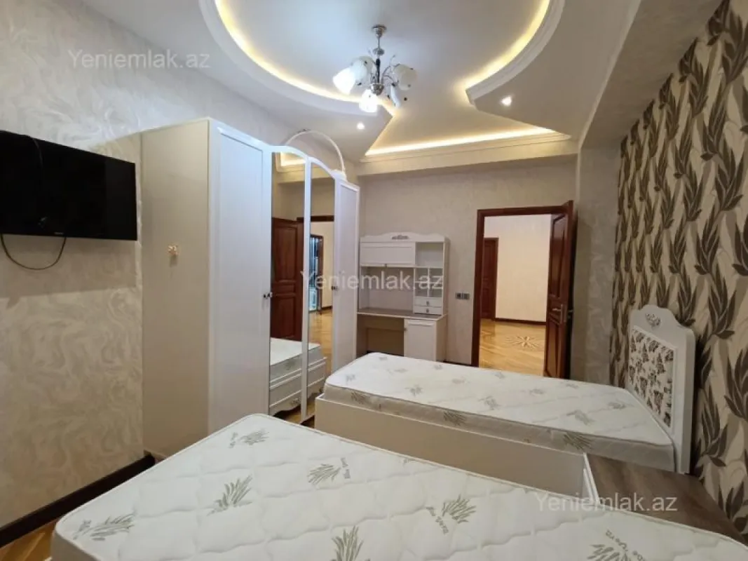 Satılır 3 otaqlı yeni tikili 130 m²