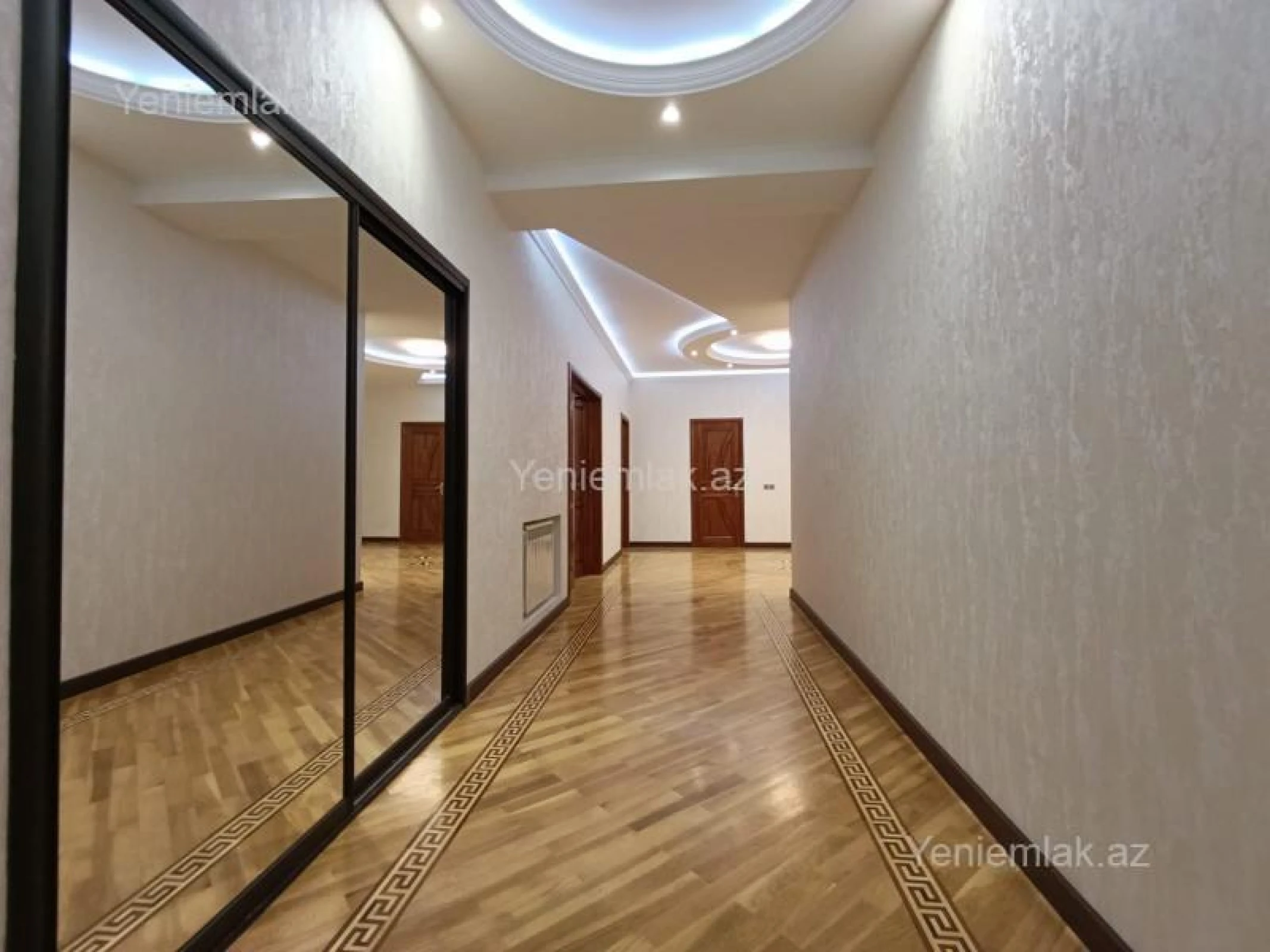 Satılır 3 otaqlı yeni tikili 130 m²