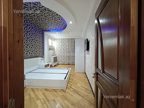 Satılır 3 otaqlı yeni tikili 130 m²