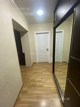 Satılır 4 otaqlı köhnə tikili 100 m²