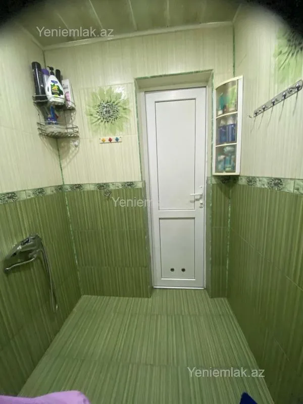 Satılır 4 otaqlı köhnə tikili 100 m²