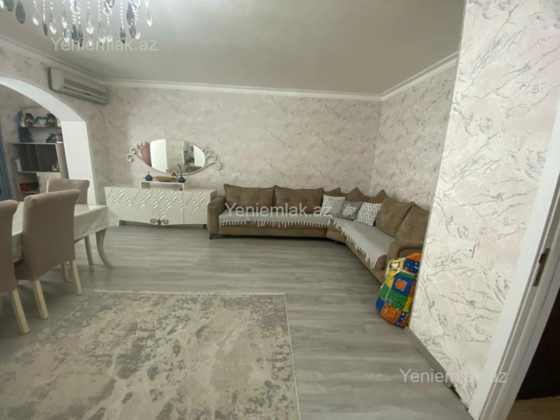 Satılır 4 otaqlı köhnə tikili 100 m²