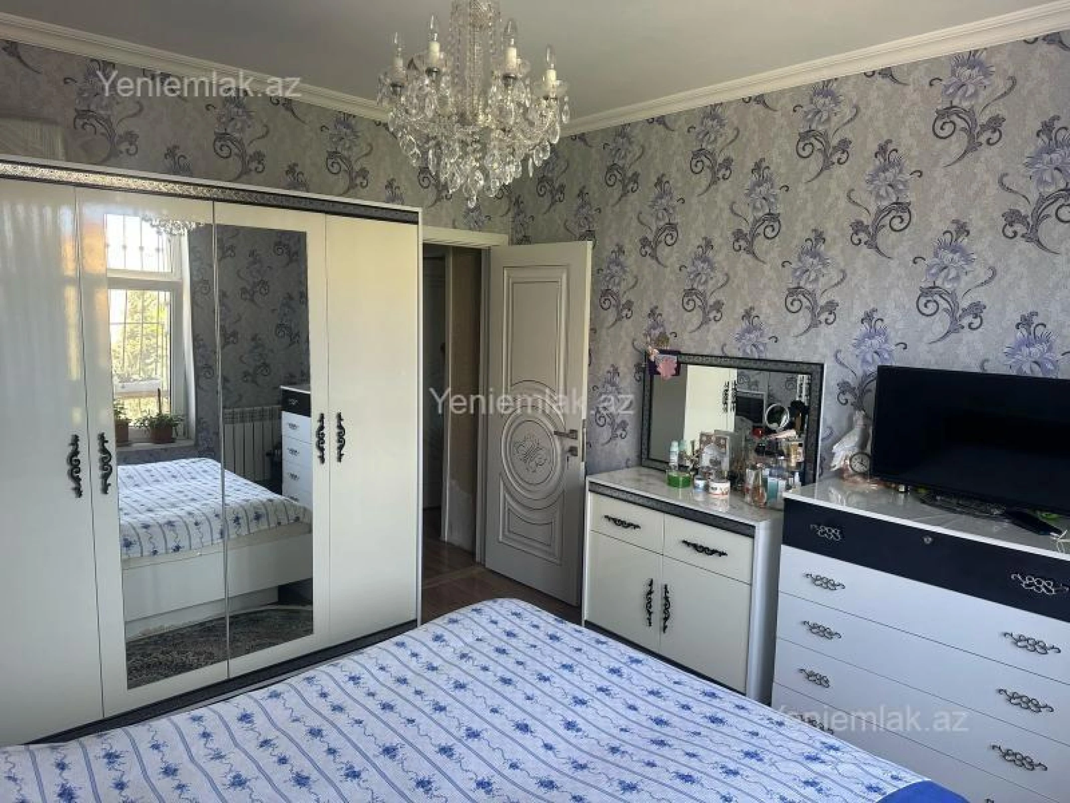 Satılır 4 otaqlı köhnə tikili 100 m²