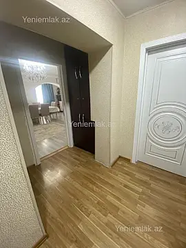 Satılır 4 otaqlı köhnə tikili 100 m²