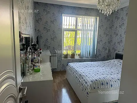 Satılır 4 otaqlı köhnə tikili 100 m²