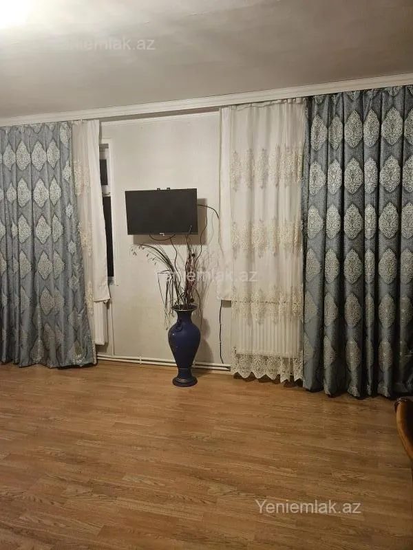 Satılır 4 otaqlı köhnə tikili 72 m²