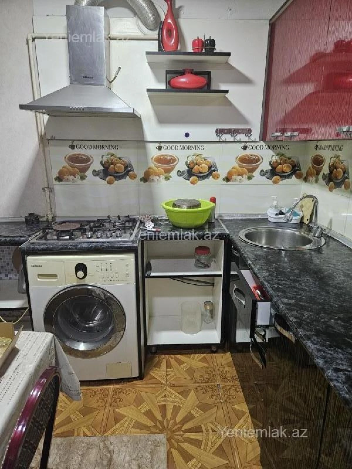 Satılır 4 otaqlı köhnə tikili 72 m²