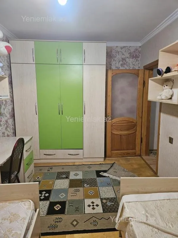 Satılır 4 otaqlı köhnə tikili 72 m²